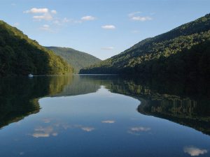 Multiple people injured in boat fire at marina on Cheat Lake
